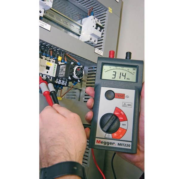Megger MIT220 3 Megger MIT220 isolatieweerstandmeter