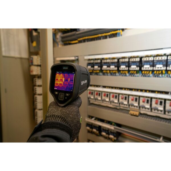 0055730_flir-e8-pro-infrarood-camera-320x240-9hz-20c-tot-550c-met-ignite-cloud FLIR E8 Pro Warmtebeeldcamera